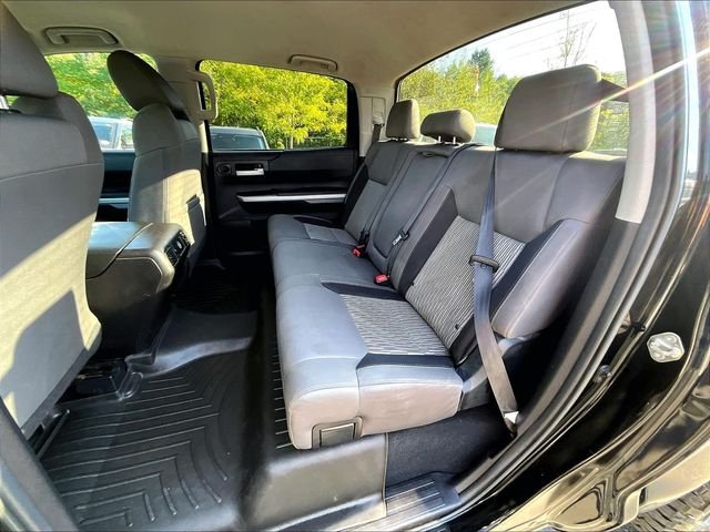 Used 2016 Black Toyota SR5 image 21
