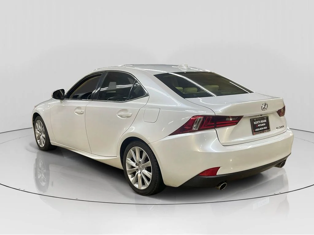 Used 2016 White Lexus 200t image 5