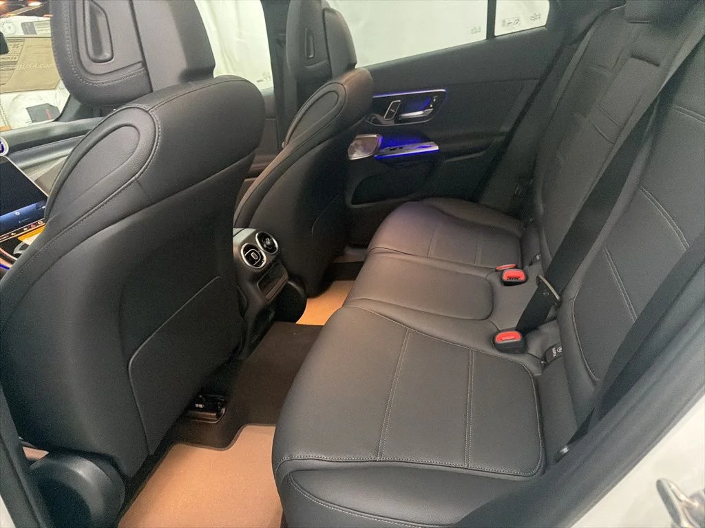 Used 2026 White Mercedes-Benz GLC 300 image 19