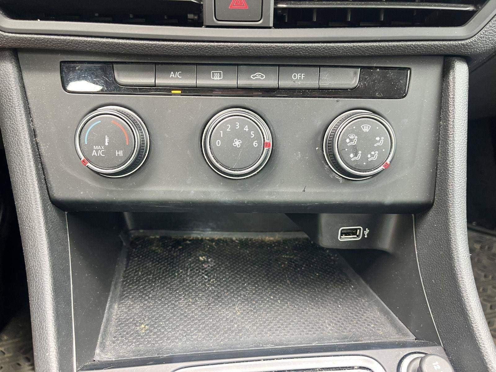 Used 2019 Platinum Gray Metallic Volkswagen S image 20
