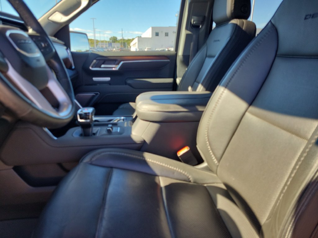 Used 2025 Onyx Black GMC Denali image 20
