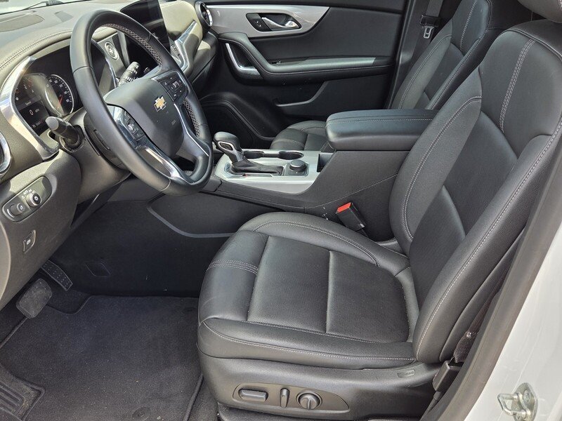Used 2023 Summit White CHEVROLET FWD 4DR LT W/3LT image 10