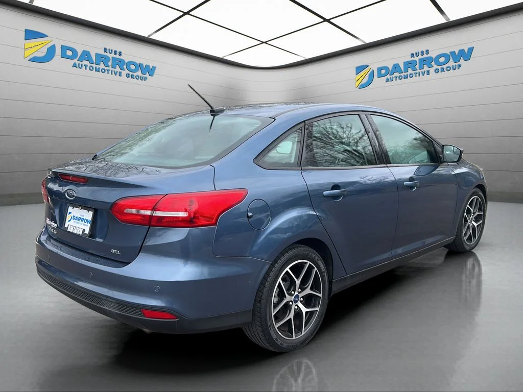 Used 2018 Blue Ford SEL image 5