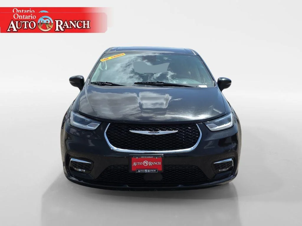 Used 2023 Brilliant Black Crystal Pearlcoat Chrysler Touring L image 8