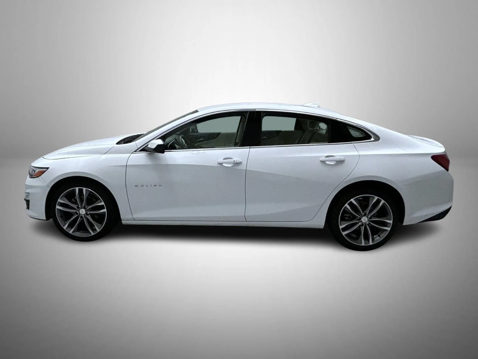 Used 2024 White Chevrolet LT image 8