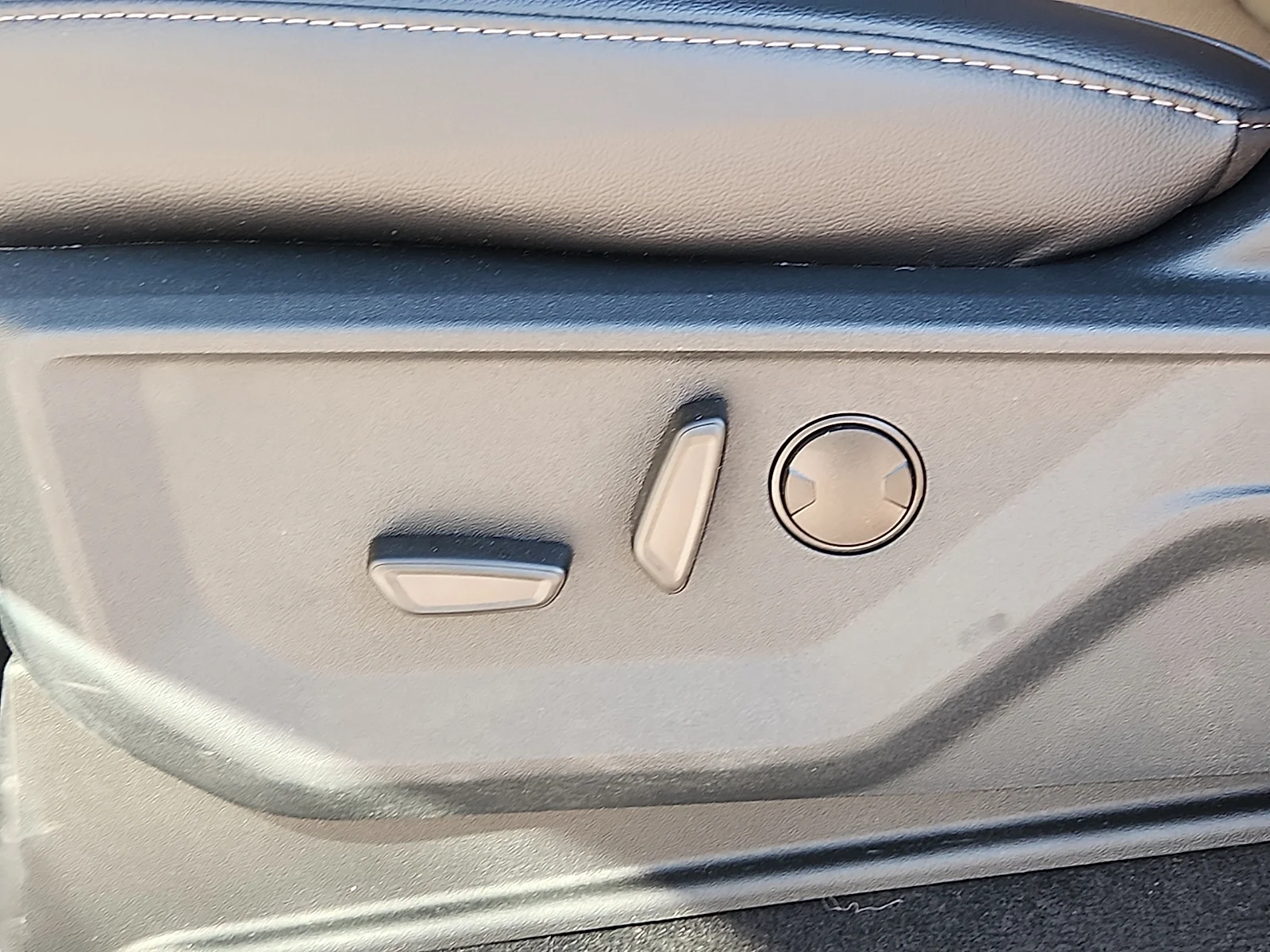 New 2026 Oxford White Ford Lariat image 16