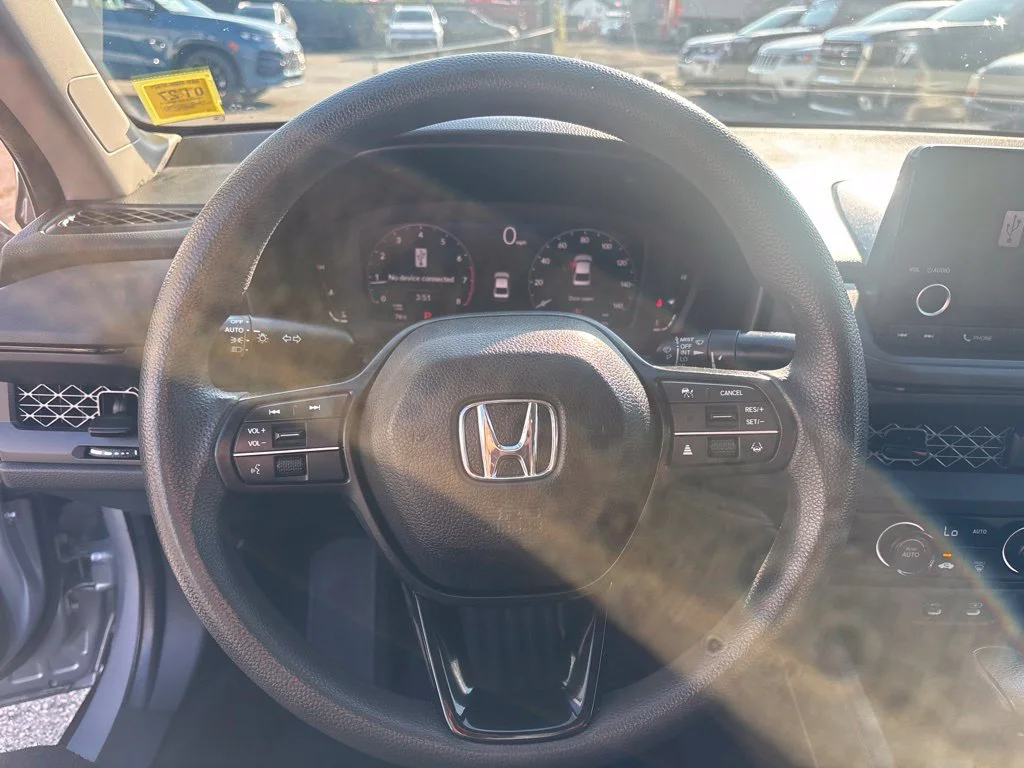 Used 2023 Silver Honda LX image 14