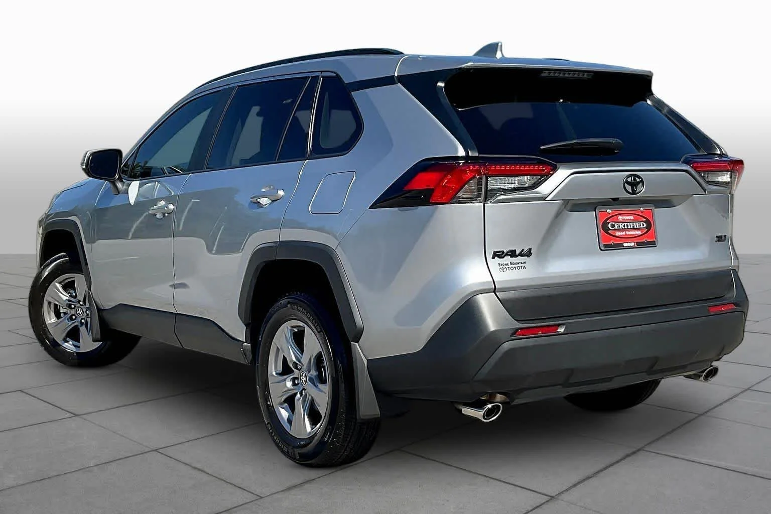 Used 2025 Silver Sky Metallic Toyota XLE image 12
