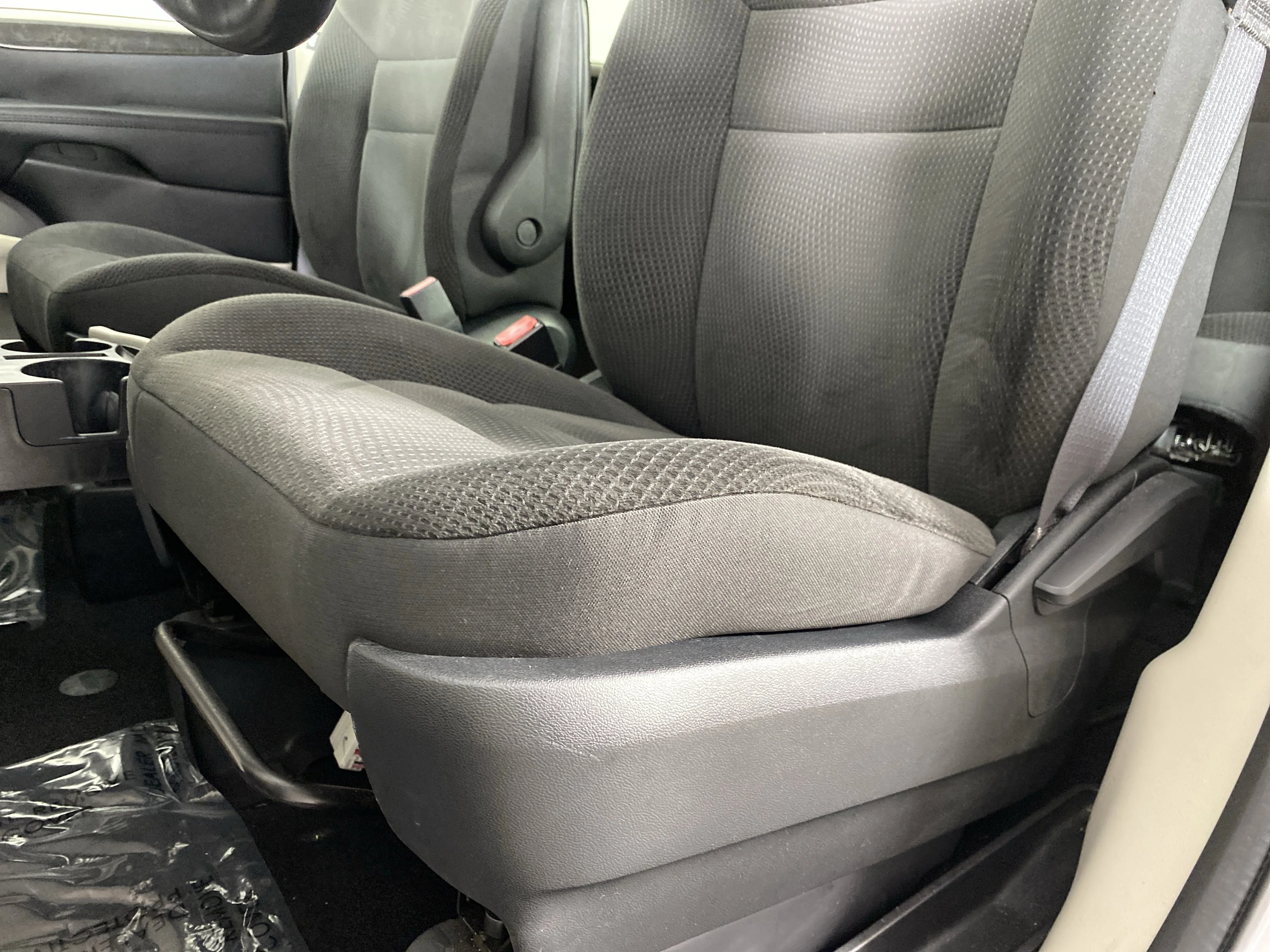 Used 2017 Billet Clearcoat Dodge SE image 16