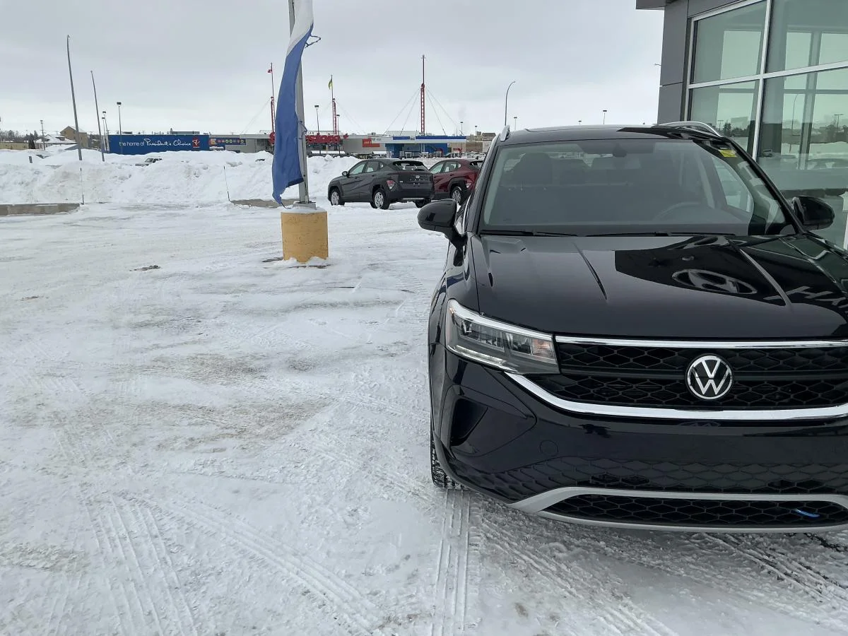 Used 2022 Grey Volkswagen Comfortline image 11