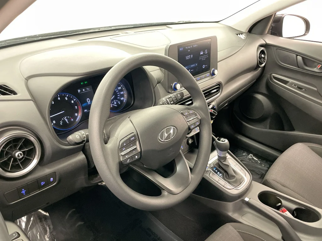 Used 2023 Black Hyundai SEL image 10