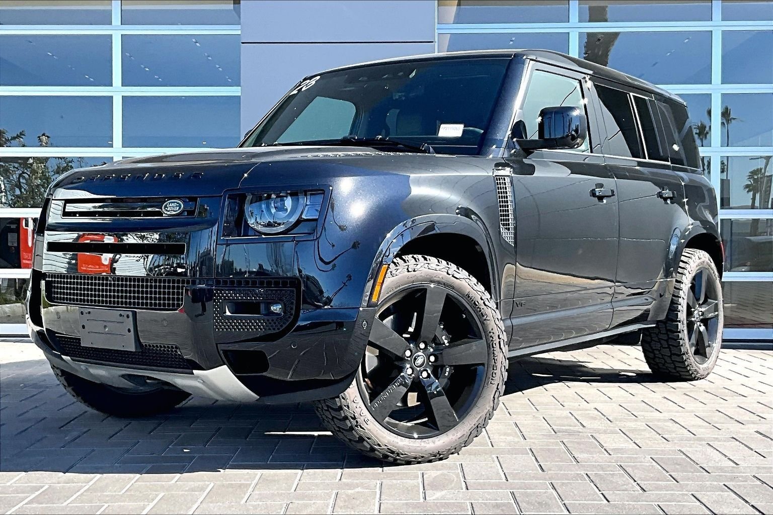 2023 Land Rover Defender V8