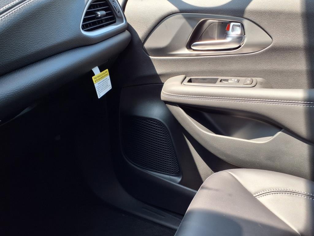 2026 Chrysler Pacifica Select - Photo 19