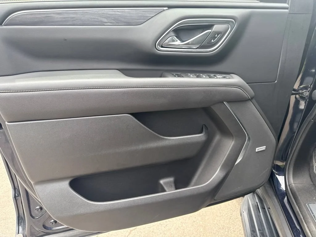 Used 2023 Midnight Blue Metallic GMC SLT image 21