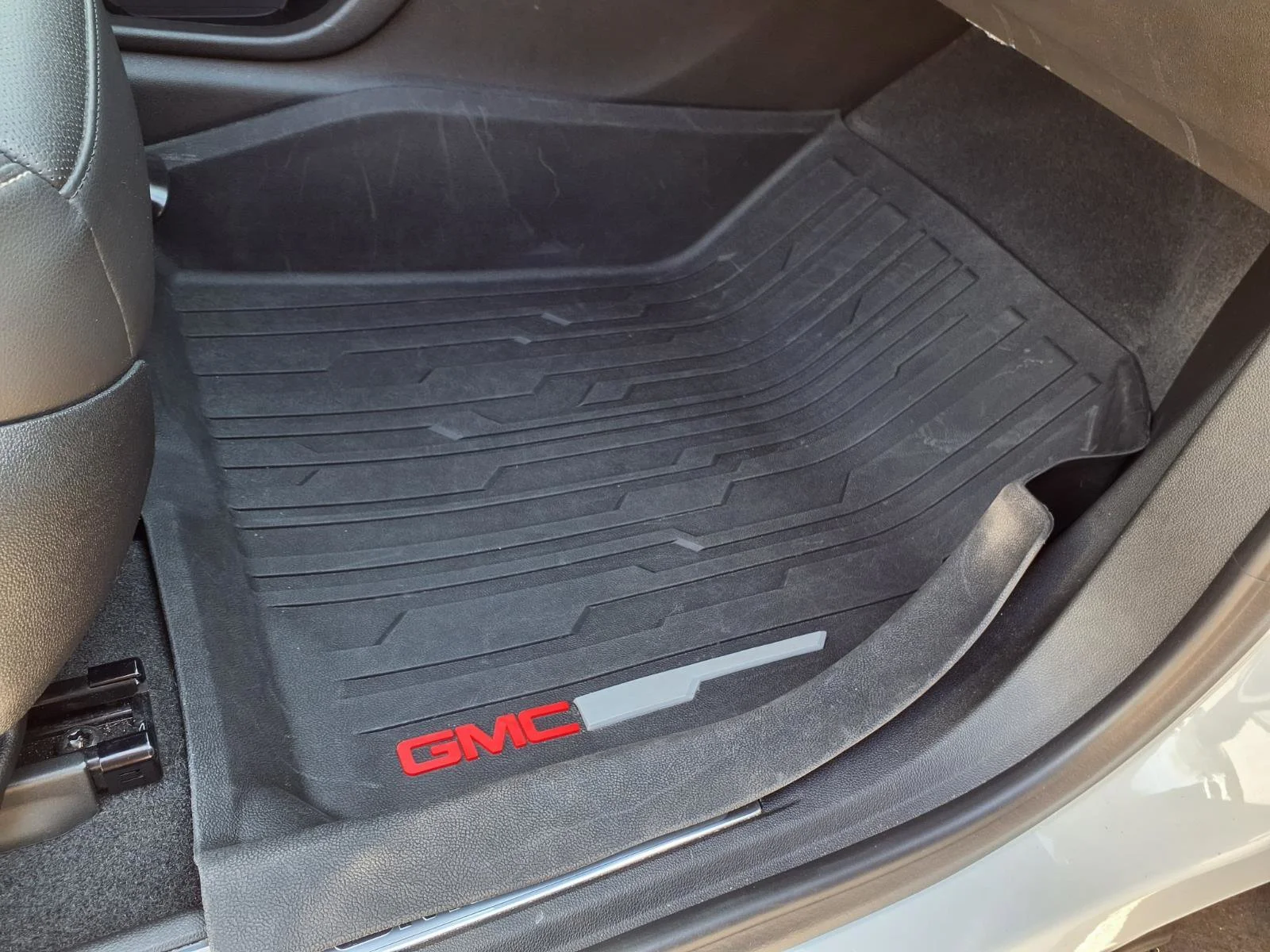 2023 GMC Acadia SLT - Photo 37