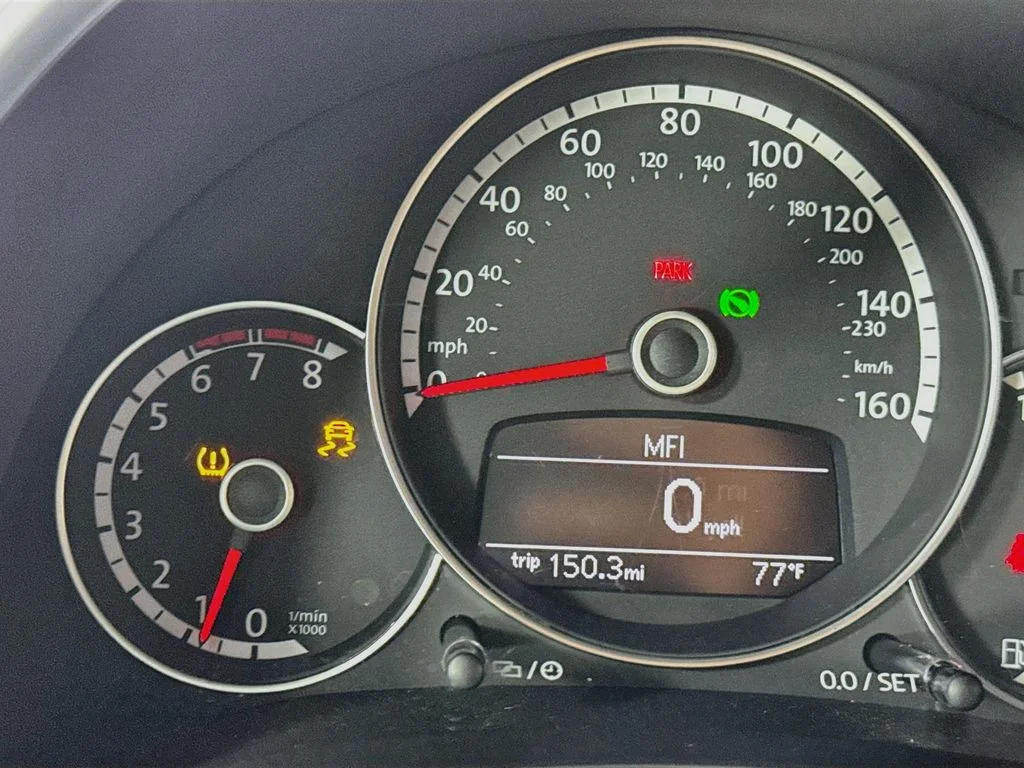 Used 2014 Silver Volkswagen 2.5L image 14