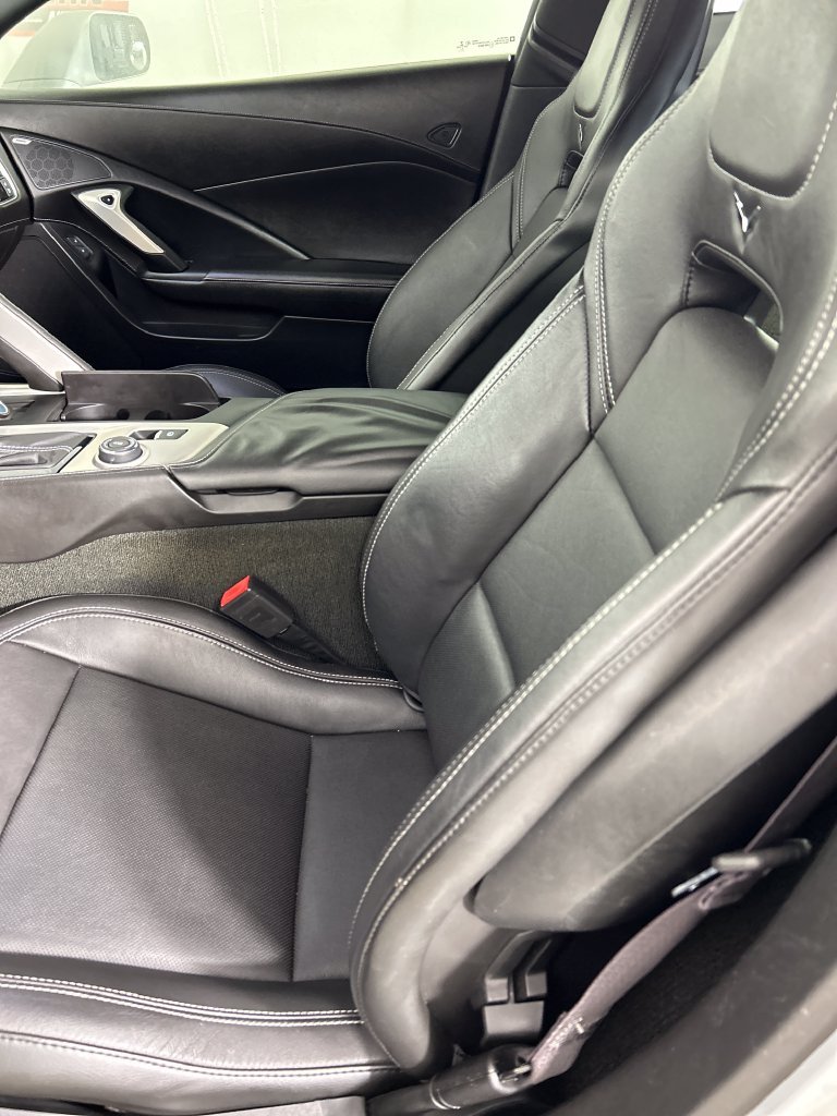 Used 2016 Silver Chevrolet Stingray image 13