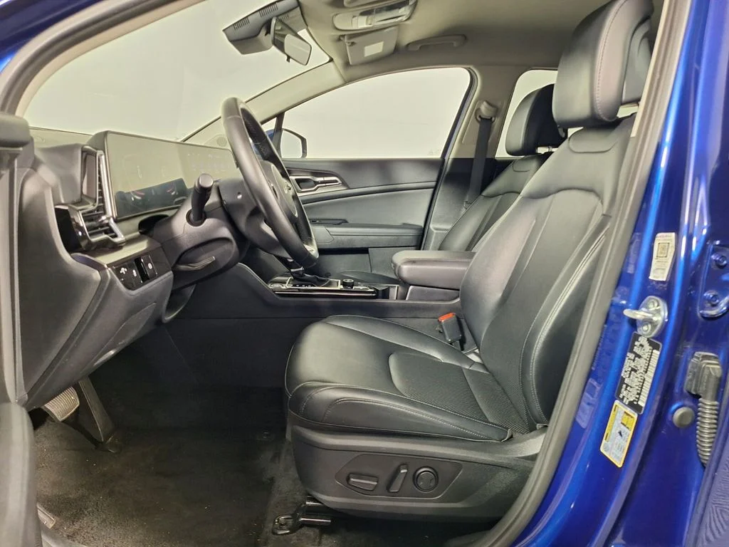 Used 2025 Sapphire Blue Kia EX image 13