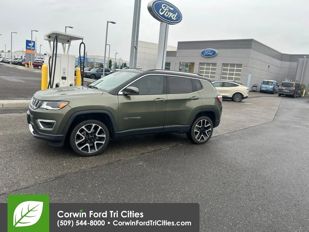 Used 2018 Olive Green Pearlcoat Jeep Limited image 7