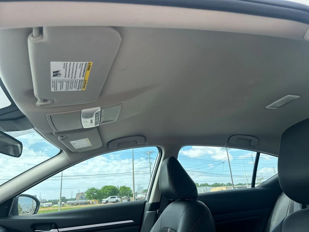 Used 2025 White Nissan 2.5 SR image 22