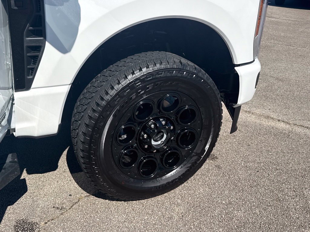 New 2026 Star White Metallic Tri-Coat Ford F-250® Lariat® image 14