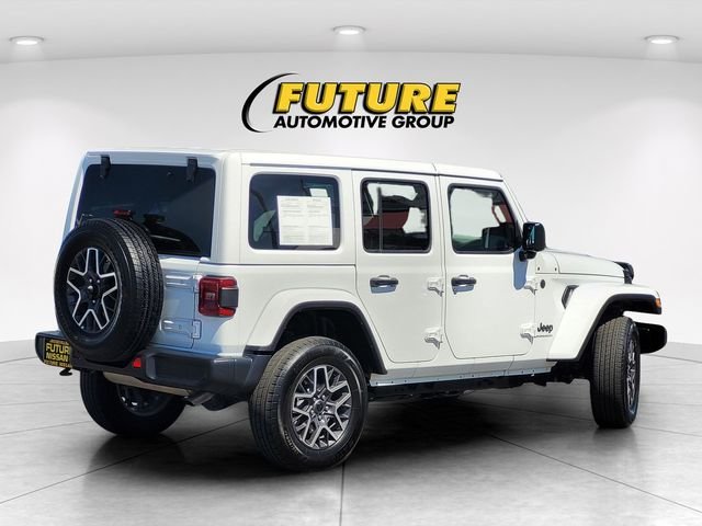 Used 2025 White Jeep Sahara image 4