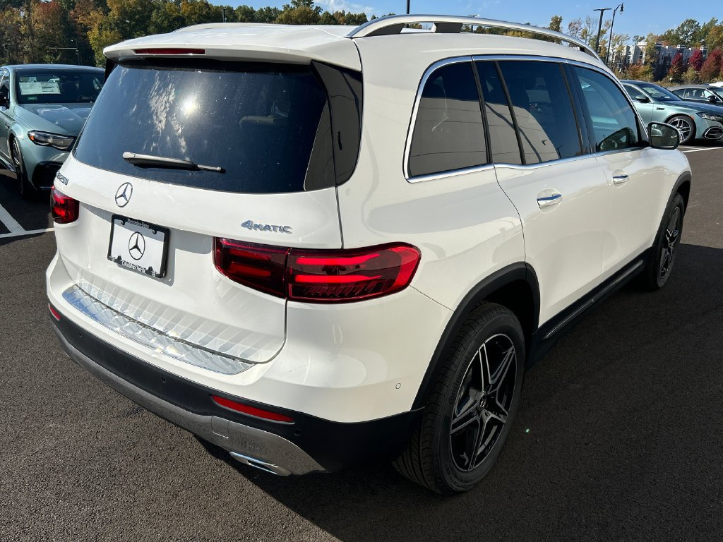 New 2026 Polar White Mercedes-Benz GLB 250 image 8