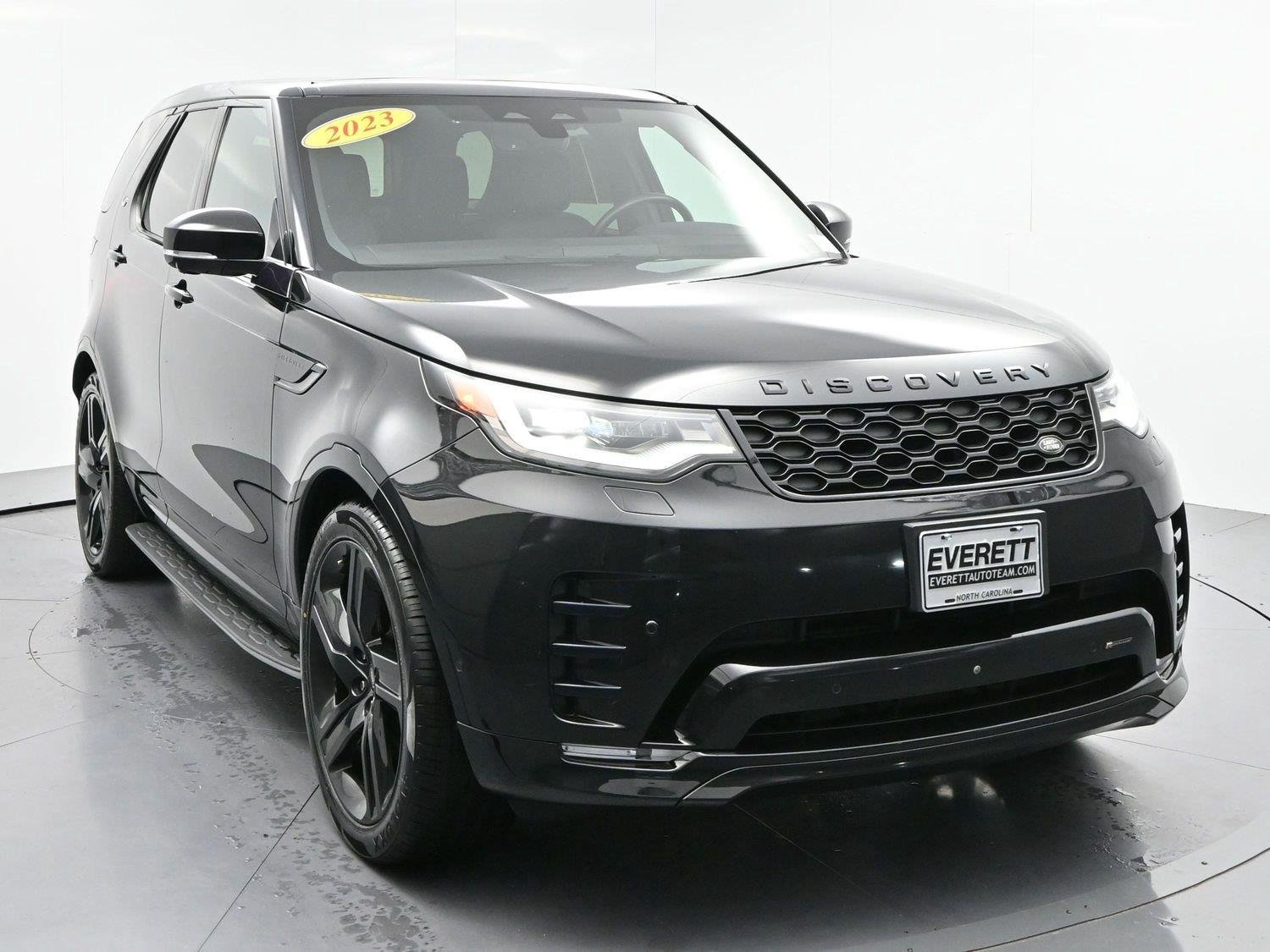 Used 2023 Black Land Rover S R-Dynamic image 2