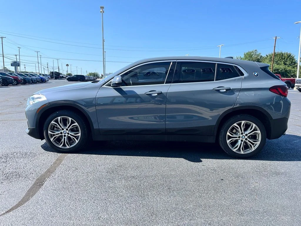Used 2022 Gray BMW xDrive28i image 4