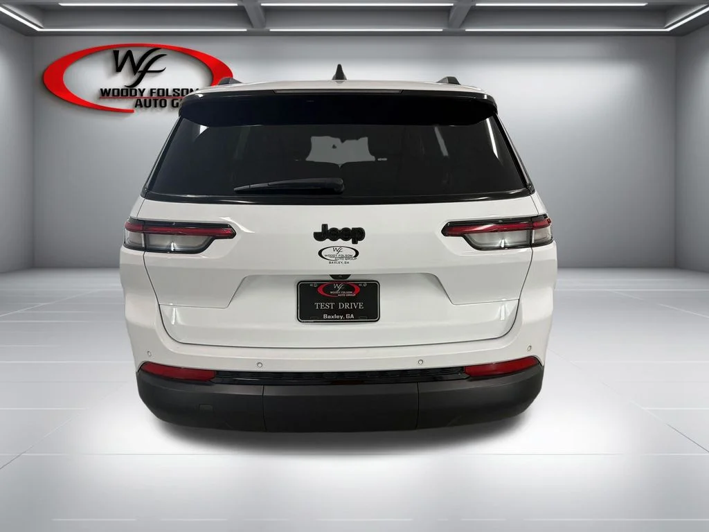 Used 2024 White Jeep Altitude X image 7