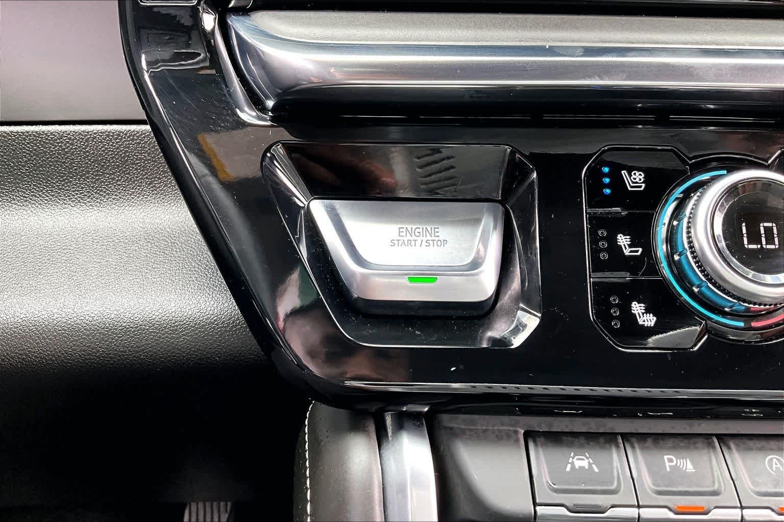 Used 2023 White Frost Tricoat GMC Denali Ultimate image 35