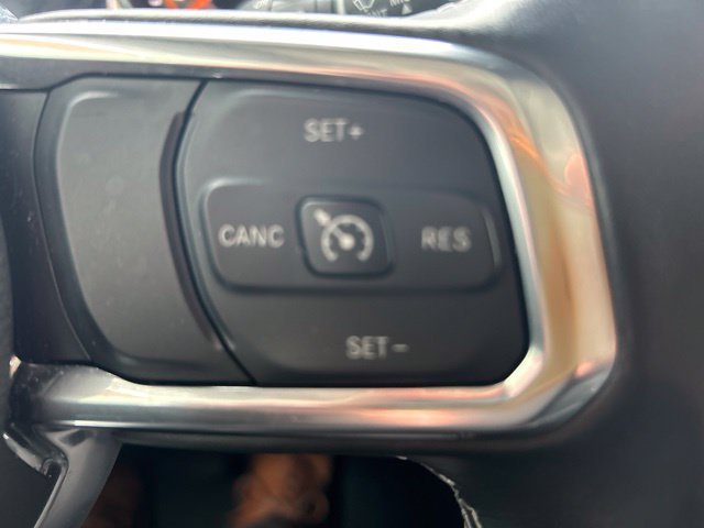 Used 2022 Bright White Clearcoat Jeep Unlimited Sahara image 20