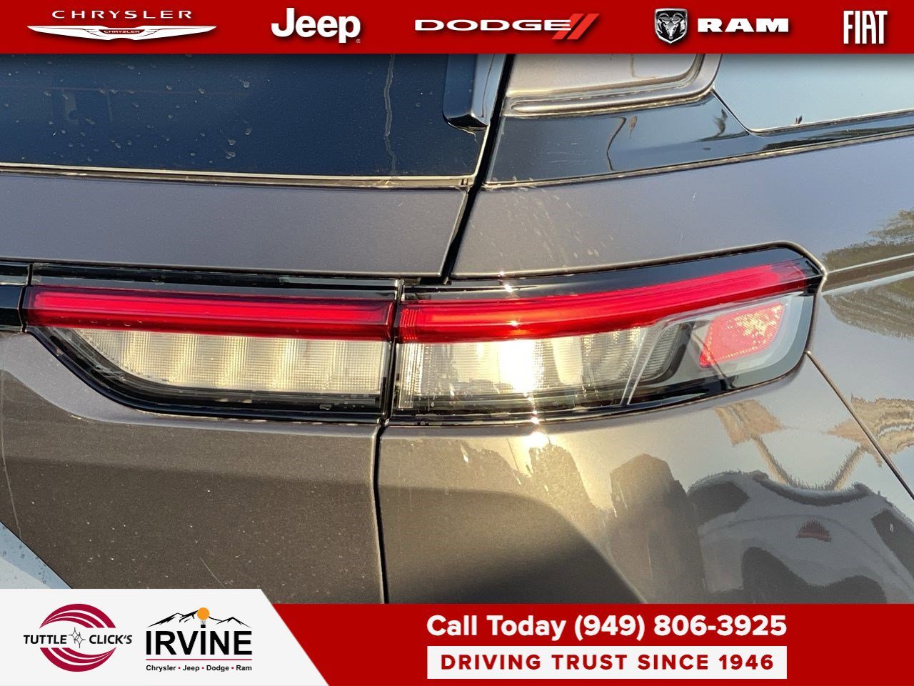 New 2026 Baltic Gray Metallic Clear-Coat Exterior Paint Jeep Laredo Altitude image 9