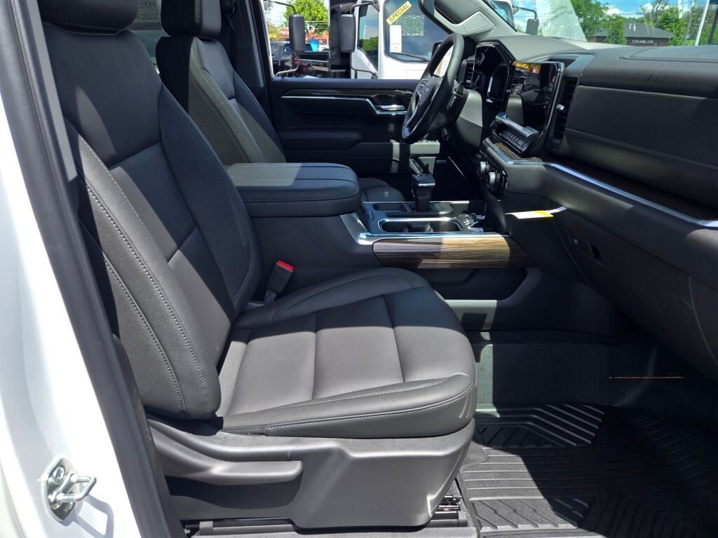 2026 Chevrolet Silverado 1500 LT Trail Boss - Photo 4
