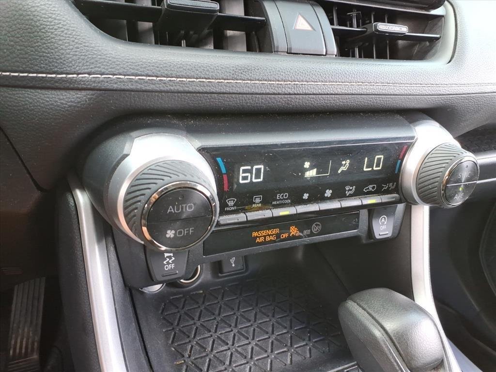 Used 2022  Toyota XLE image 16