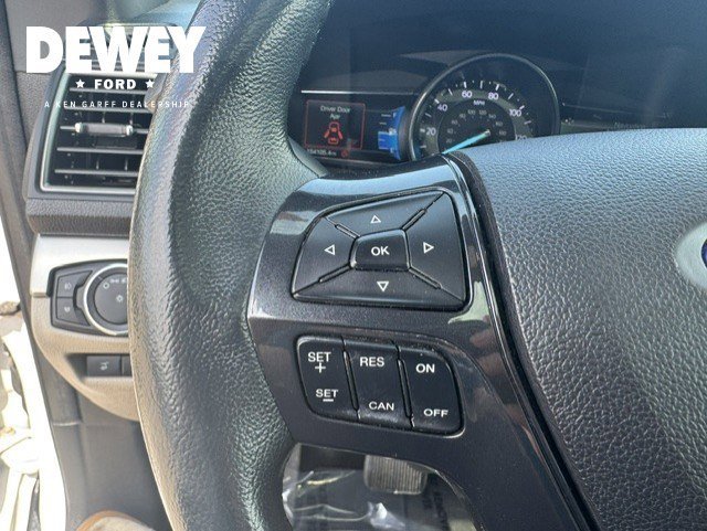 Used 2018 White Platinum Clearcoat Metallic Ford XLT image 13