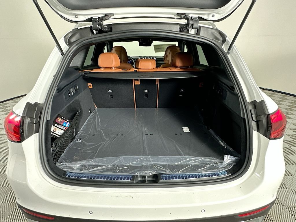 New 2026 Polar White Mercedes-Benz GLC 300 image 28