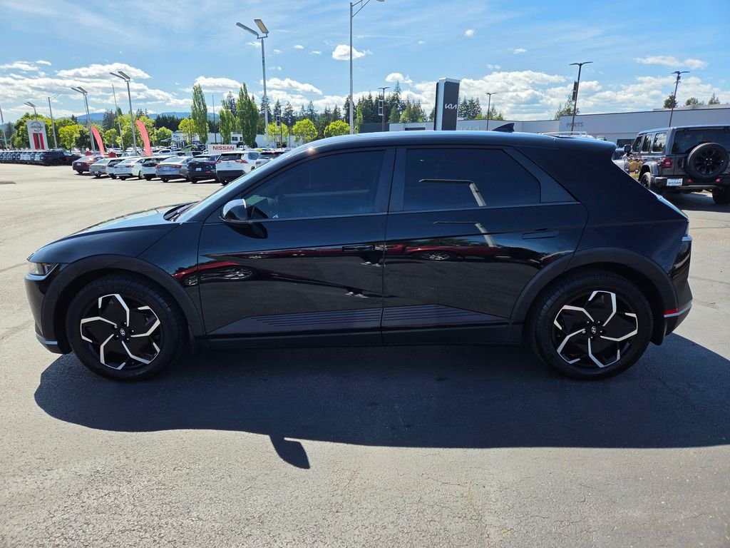 Used 2024 Black Hyundai SEL image 3