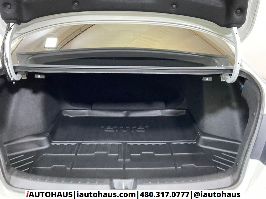 Used 2024 White Honda Touring image 14