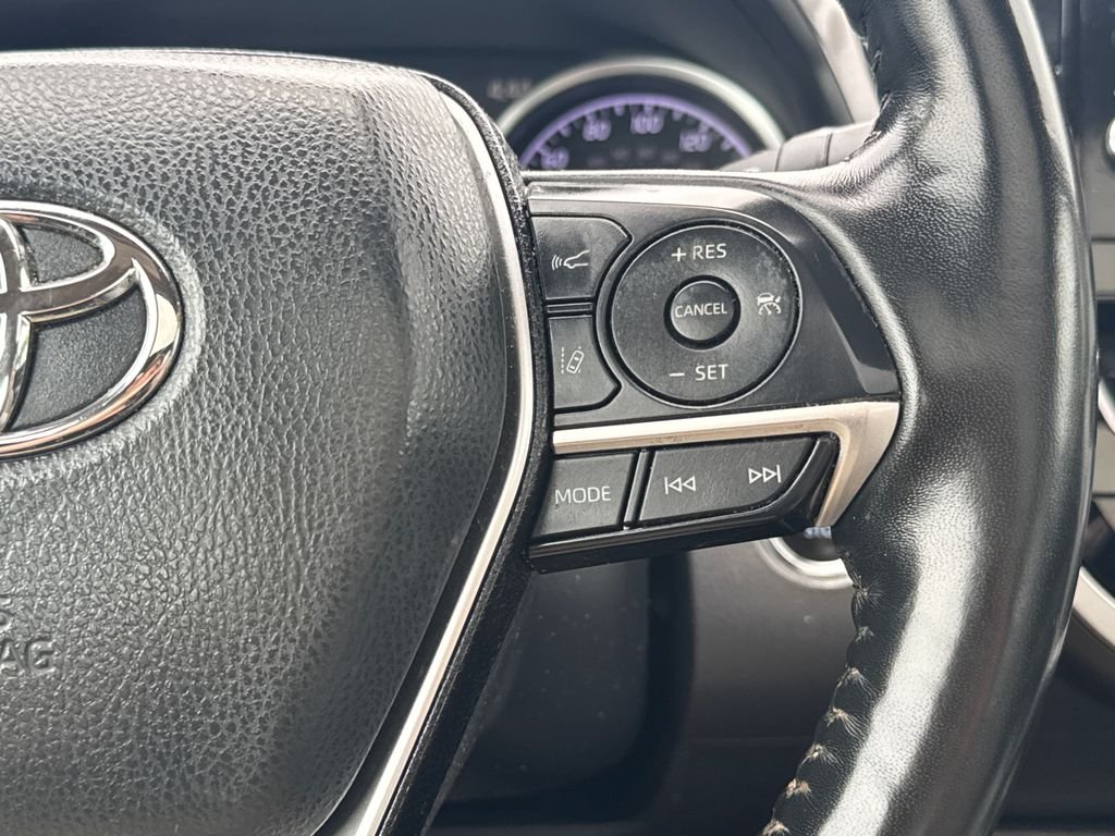 Used 2022 Black Toyota XLE image 19