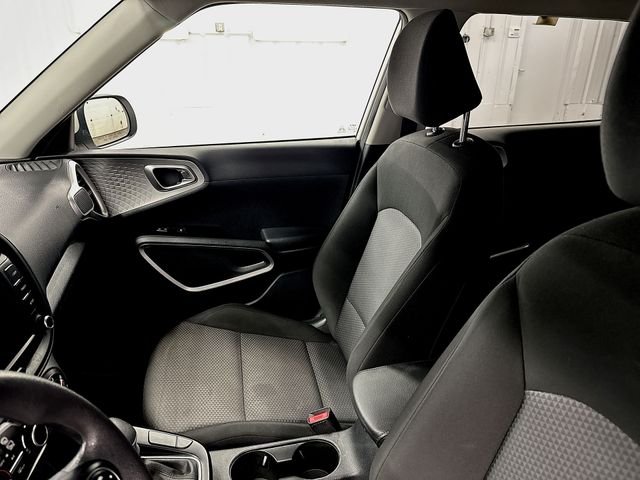 Used 2023 White Kia LX image 22