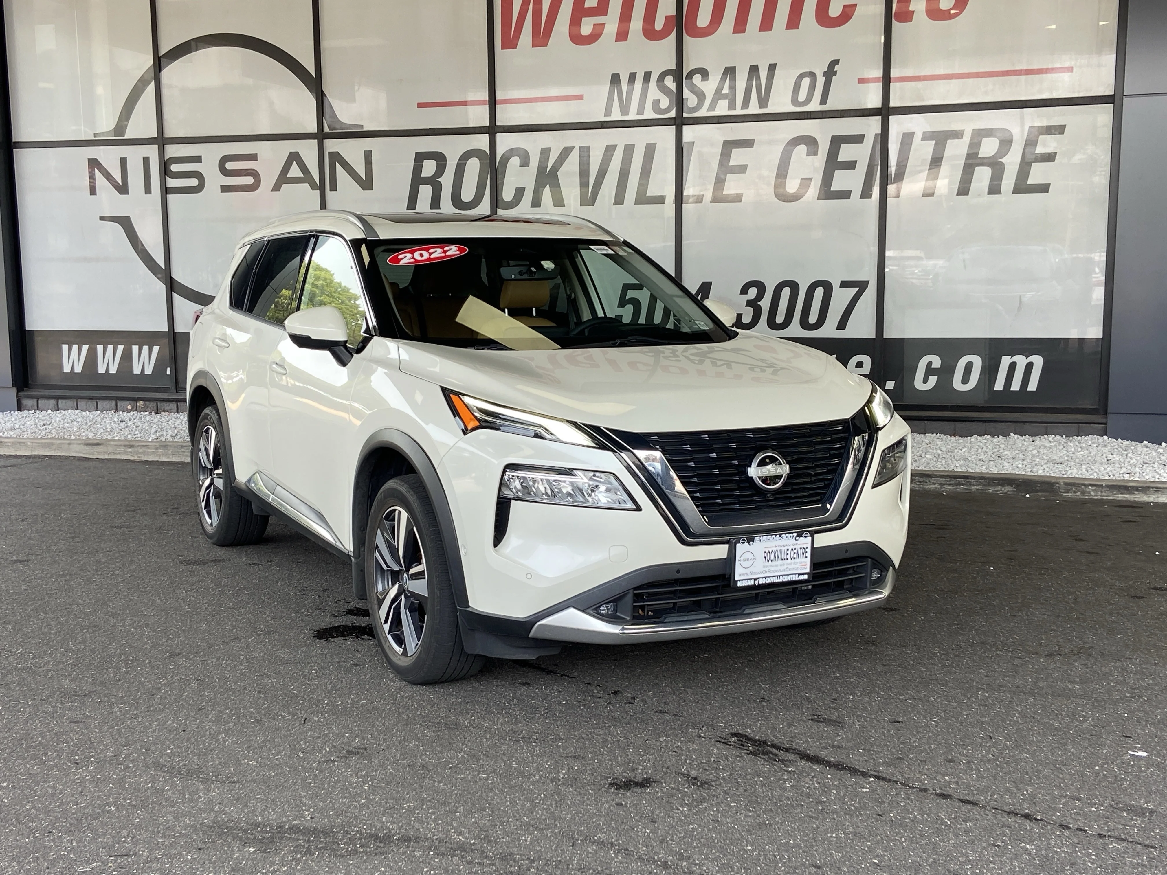 Used 2022 Pearl White Tricoat Nissan  image 3