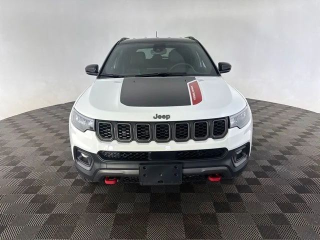 Used 2025 White Jeep Trailhawk image 2