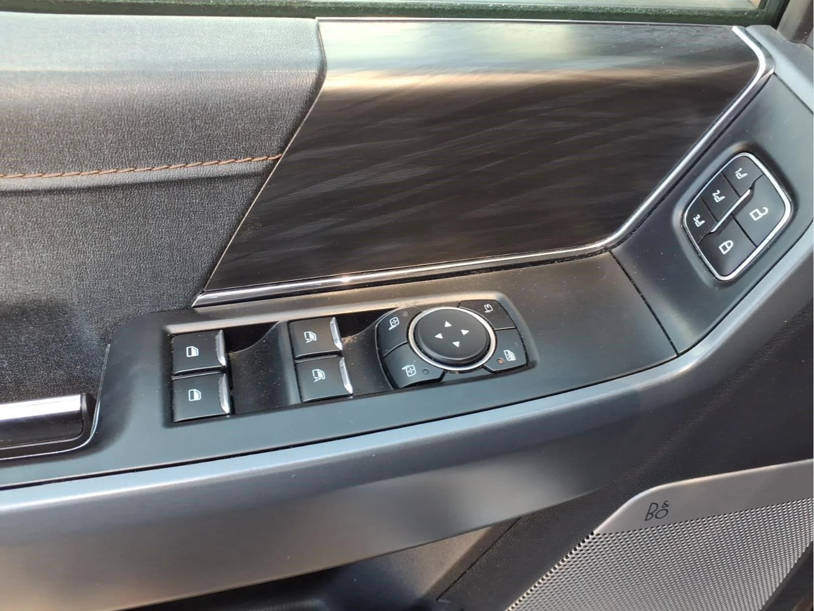 Used 2024 White Ford LARIAT image 16