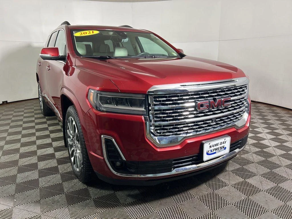 Used 2021 Cayenne Red GMC Denali image 3