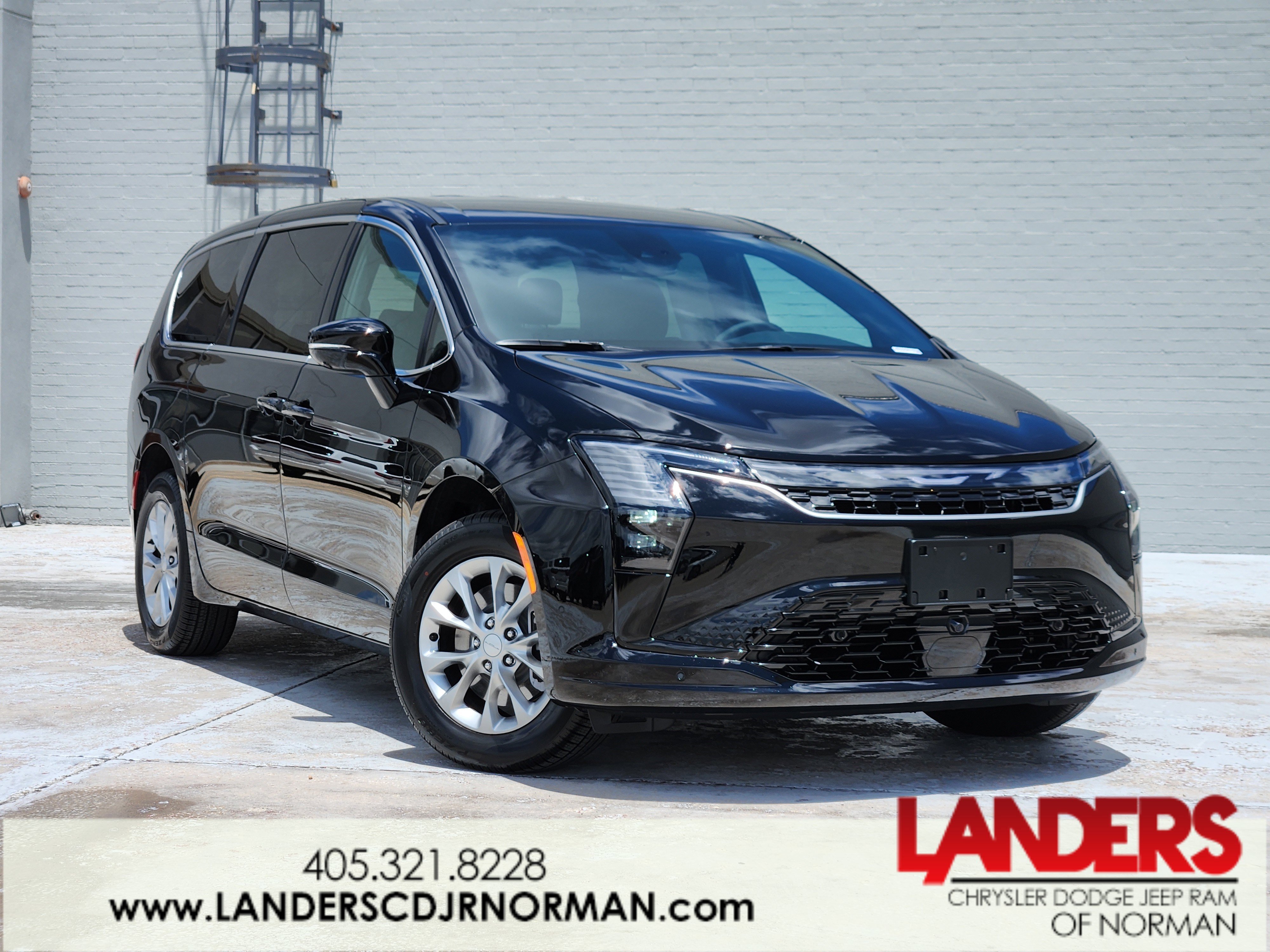 2027 Chrysler Pacifica Select AWD's photo