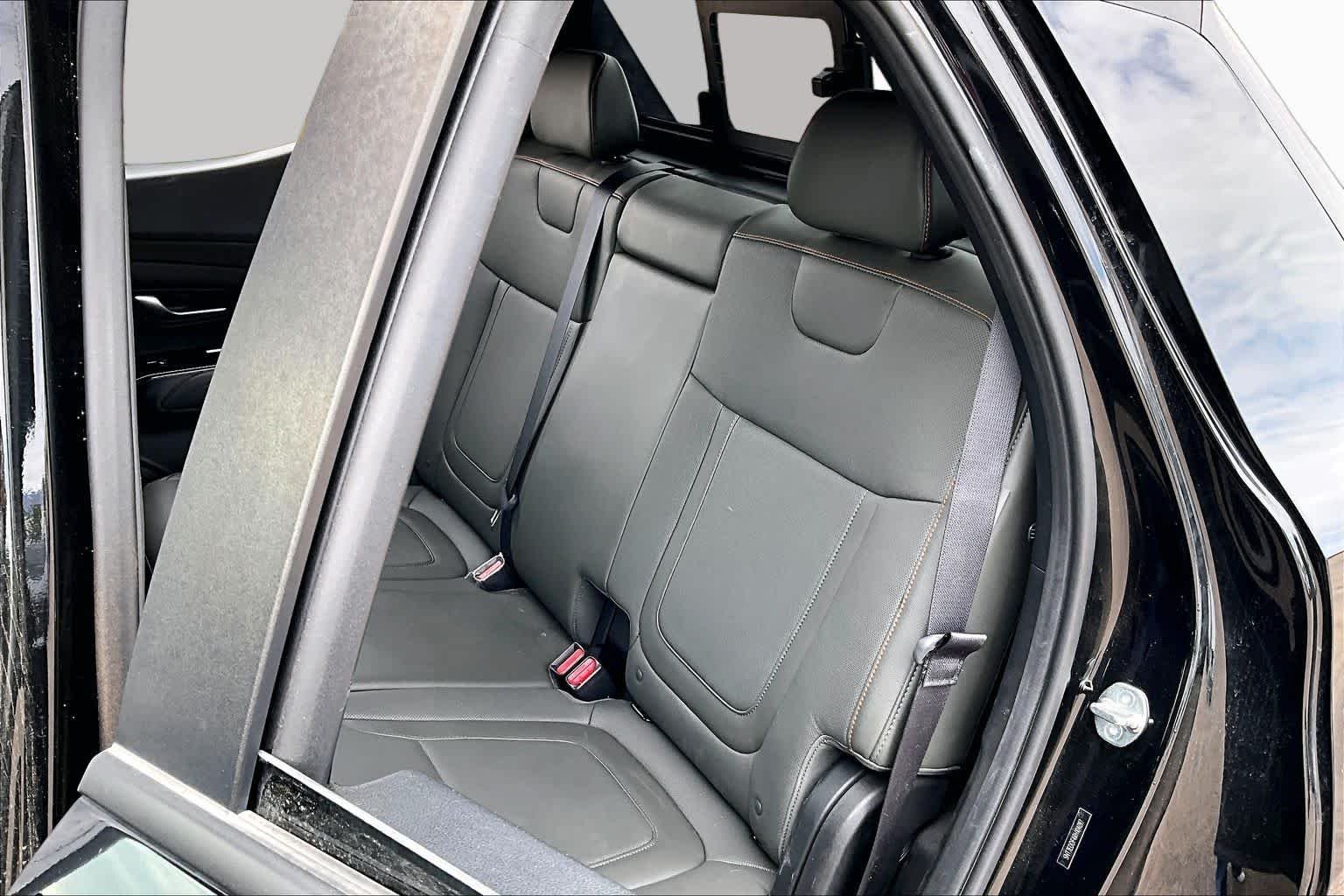 Used 2024 Phantom Black Hyundai Limited image 17