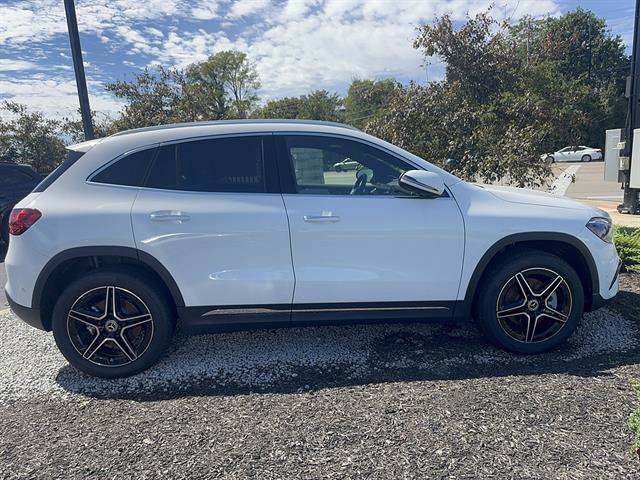 New 2026 Polar White Mercedes-Benz GLA 250 4MATIC® image 20