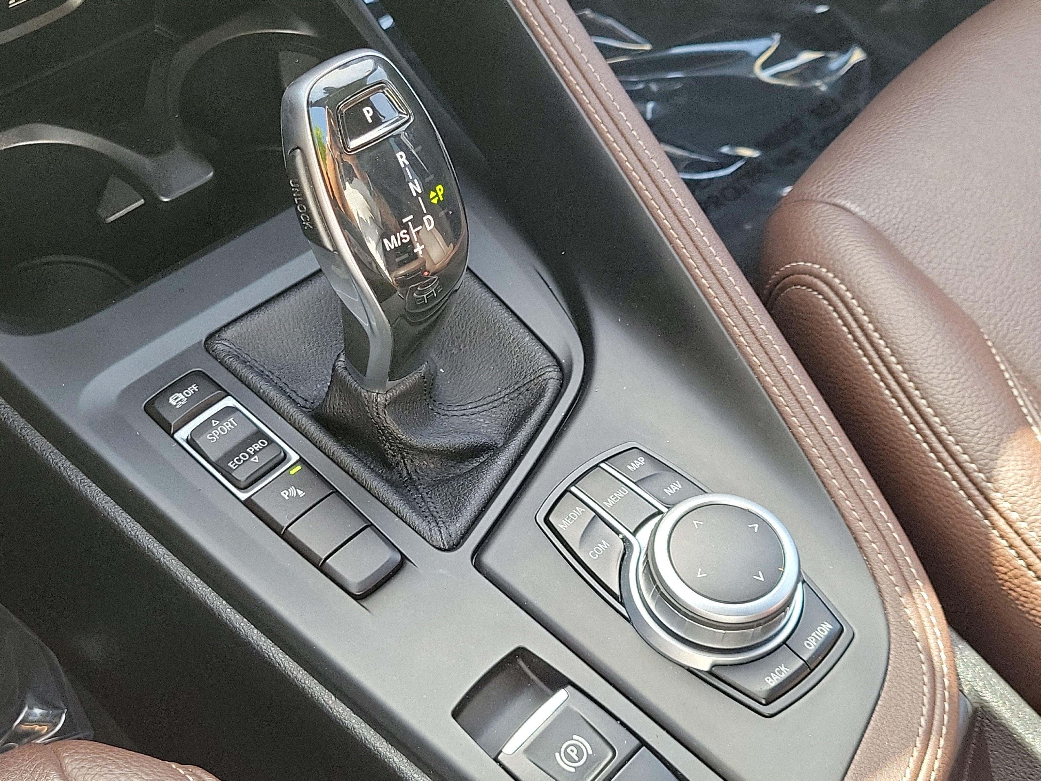 Used 2021 Mineral Gray Metallic BMW sDrive28i image 25