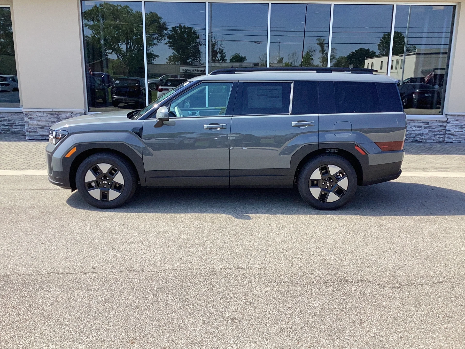New 2026 Hampton Gray Hyundai SEL image 3
